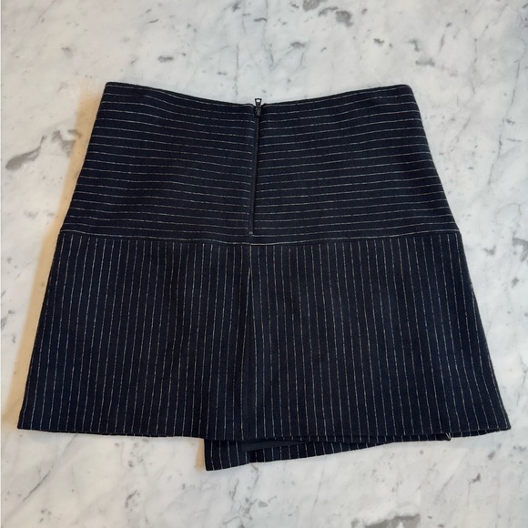 New Alice + Olivia Black Pinstripe Women's Skirt Asymmetrical Faux Wrap Size 12 - Picture 3 of 7